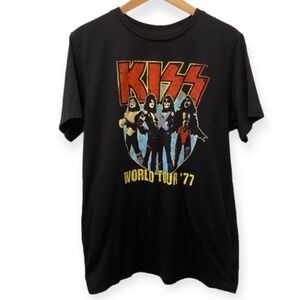 KISS T Shirt XL Women’s Band Graphic Tee Black World Tour ‘77 Rock T Shirt